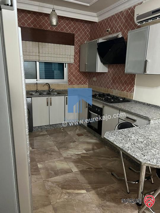 شقة مفروشة فاخرة للبيع في عمان - أم السماق قرب دوار النعيمات طابق ثالث 110م مع روف 110م تشطيب سوبر ديلوكس