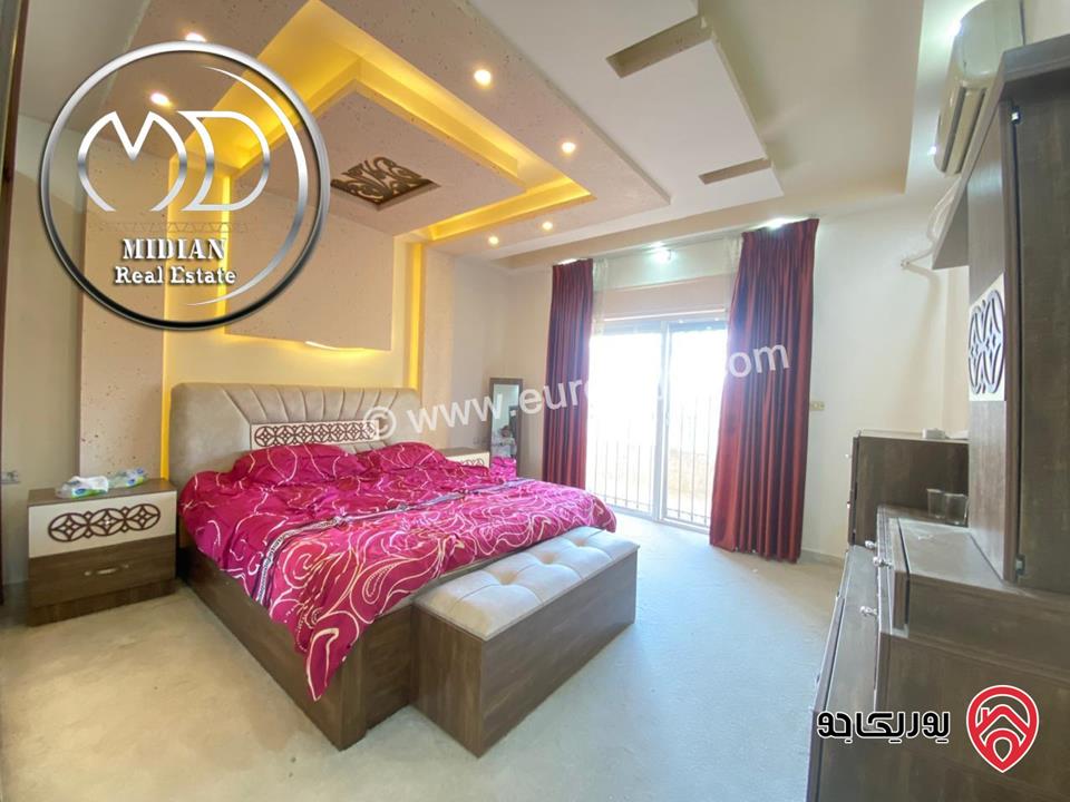 شقة شبه ارضي للبيع في عمان - الرابية مساحة 195م تشطيبات ديكورات سوبر ديلوكس بسعر مميز جداً