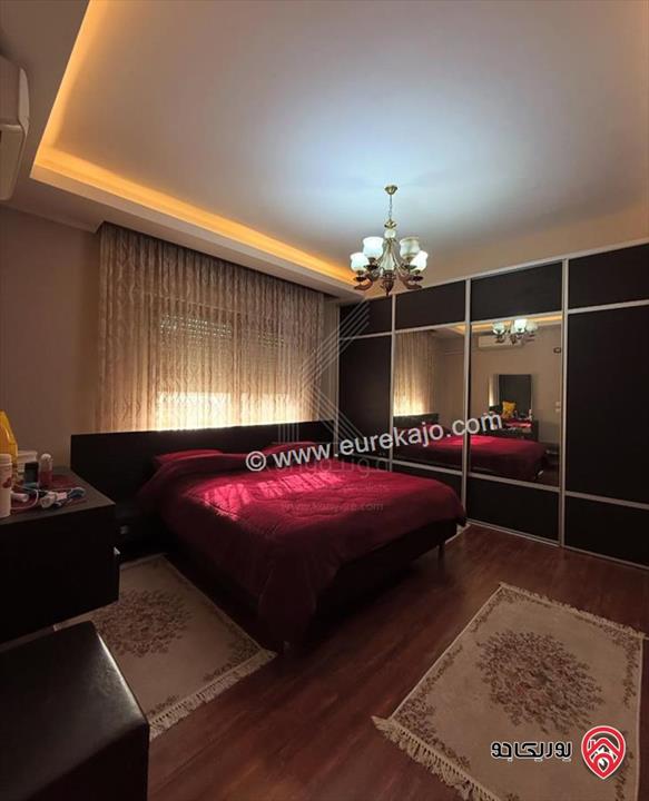 شقة مميزة مساحة 205م داخلي و 100م خارجي للبيع في عمان - ضاحية النخيل