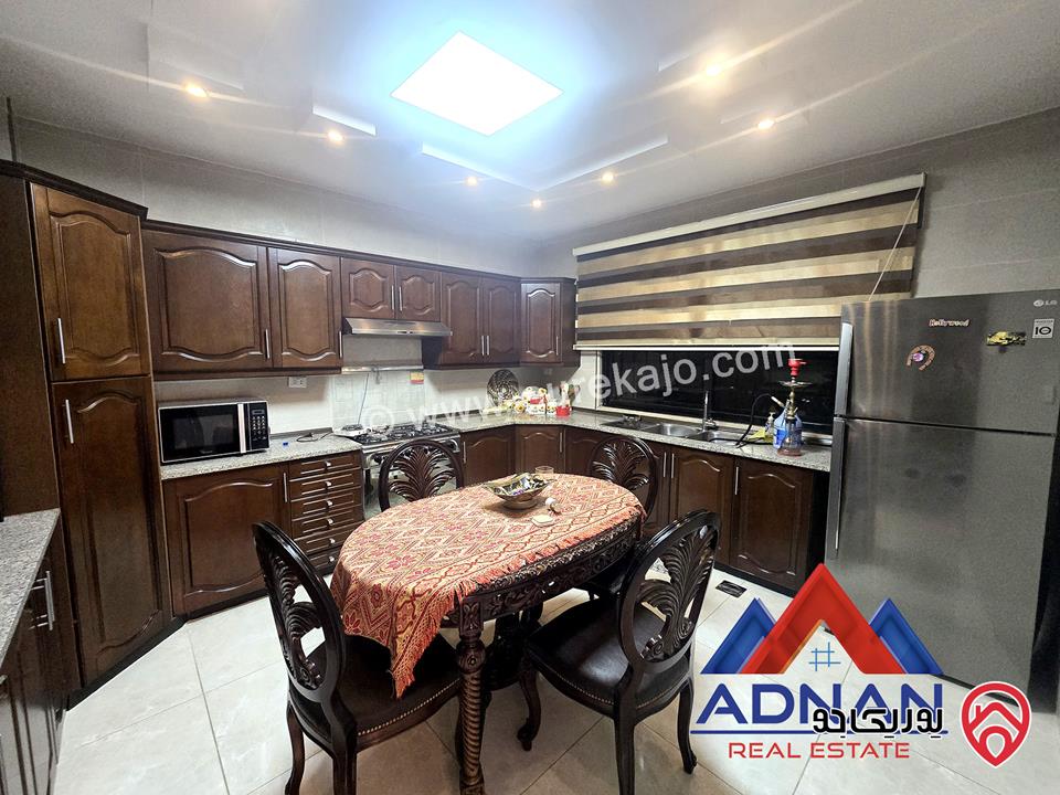 شقة أرضية مساحة 185م داخلي مع حديقة كبيرة 400م و كراج ومدخل خاص مفروشة للإيجار في عمان - الصويفية