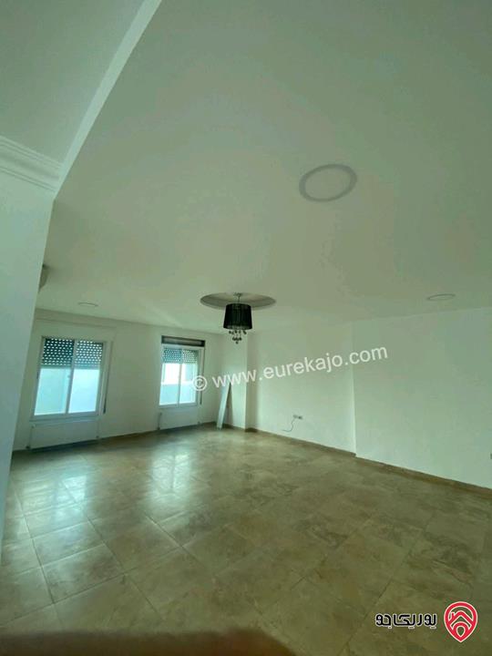 شقة طابقية مساحة 240م للإيجار فارغة في عمان - السابع