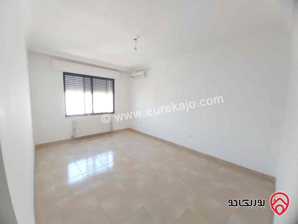 شقة مساحة 98م طابق ثالث للبيع في عمان - الشميساني