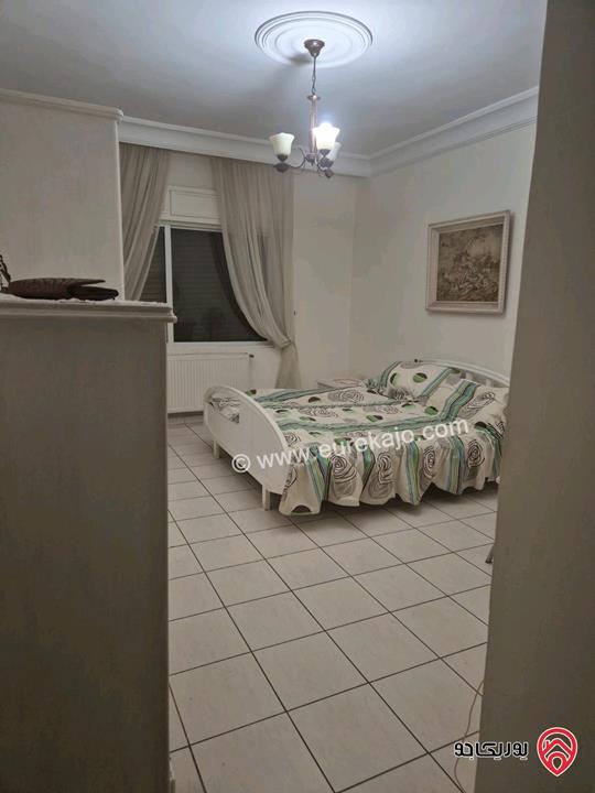 شقة دوبليكس طابقين مساحة 255م داخلي و 100م خارجي للبيع في عمان - عبدون 