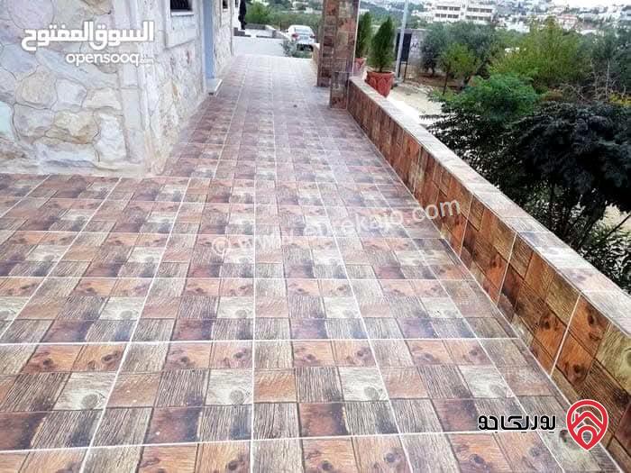 بيتين تشطيب كامل على مساحة أرض 2 دونم للبيع في المفرق - منطقة الدجنية