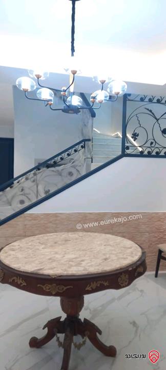 فيلا مساحة 370م على أرض 756م للبيع في عمان - الدوار السابع