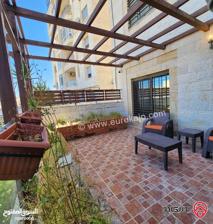 شقة مفروشة أرضية مساحة 241م داخلي و 28م خارجي للايجار في عمان - خلدا