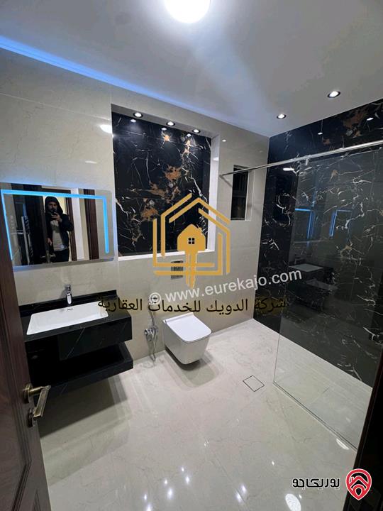 شقة جديدة لم تسكن مساحة 230م داخلي و 250م خارجي للايجار في عمان - الجبيهة 