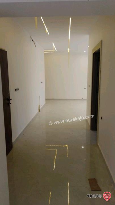 فيلا مساحة 449م على أرض 853م للبيع في عمان - ناعور