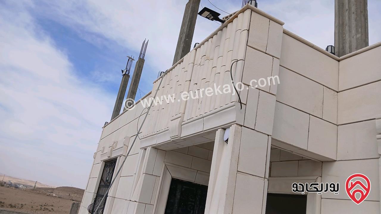 فيلا مستقلة مساحة 250م على أرض 500م للبيع في الزرقاء - بجانب جامعه الزرقاء الخاصة