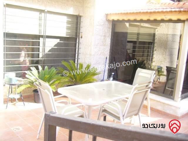 شقة مفروشة أرضية مساحة 130م داخلي و 40م خارجي للإيجار أو للبيع في عمان– الدوار الرابع