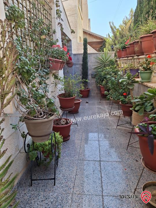 فيلا دوبلكس مساحة 200م على أرض 250م للبيع في عمان - طبربور 