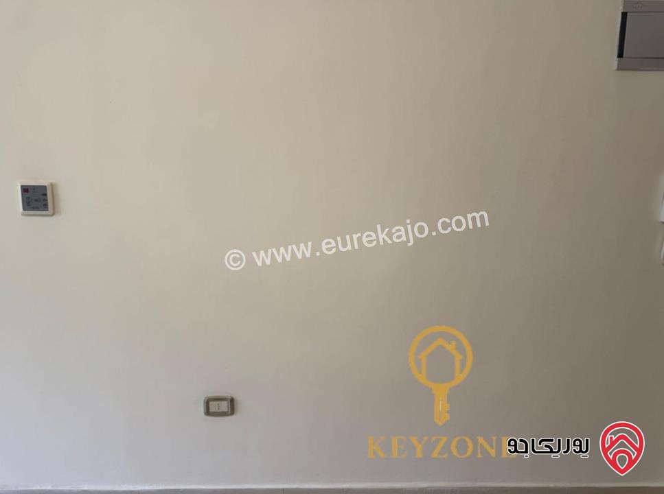 شقة مساحة 83م شبه أرضي للبيع مفروشة في عمان - دير غبار