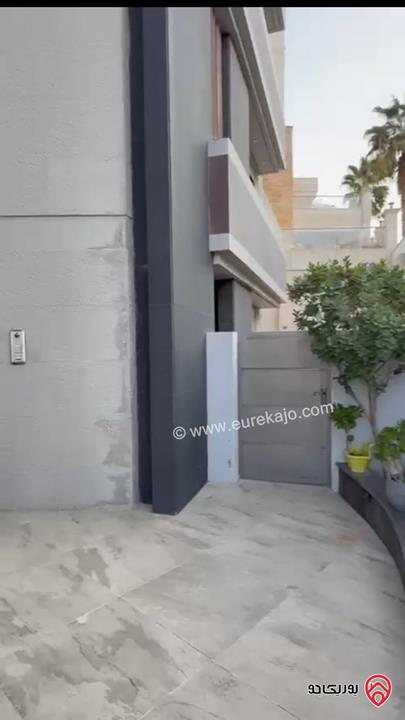 شقة طابق ثالث دوبلكس مساحة 230م للبيع مفروشة في عمان - دير غبار 