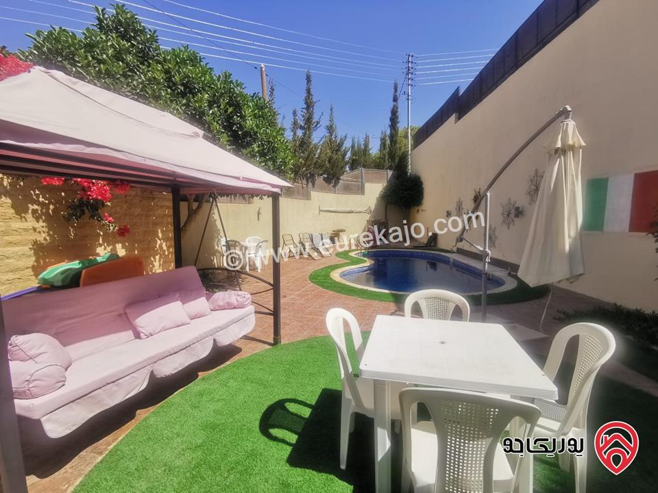 فيلا مساحة الارض 650م مساحة البناء 400م للبيع في عمان - ابو السوس
