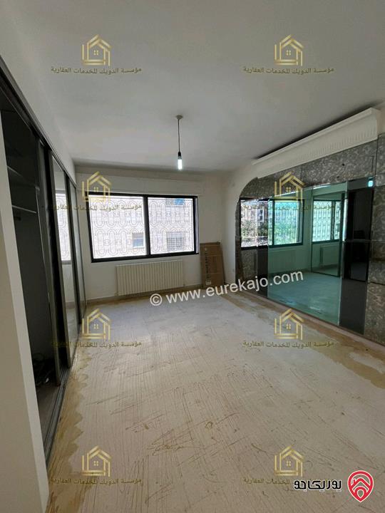 شقة فارغة طابق ثانى مساحة 220م للايجار في عمان - الصويفية 