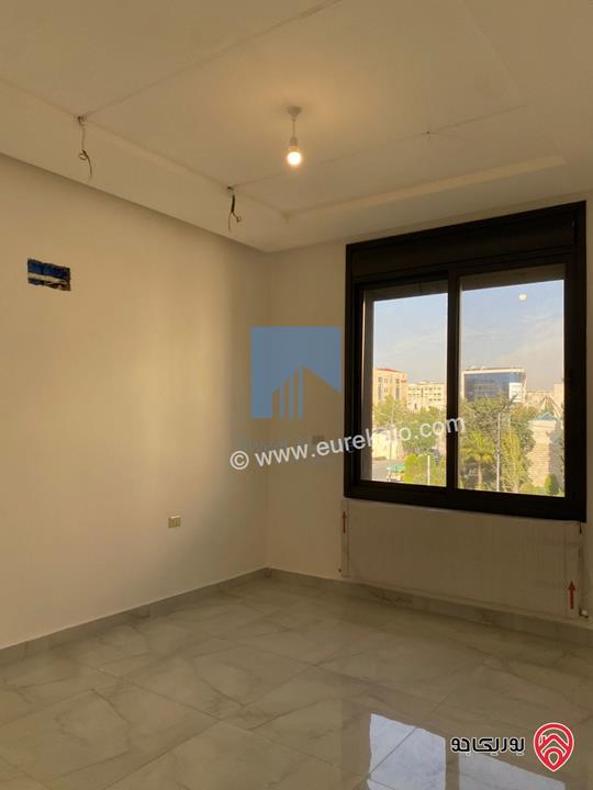 شقة فاخرة للبيع في عمان - خلدا - قرب الموفنبيك ومطعم ورد طابق اول 135م تشطيب سوبر ديلوكس لم تسكن