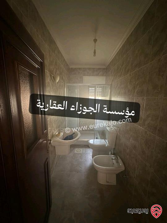 شقة فارغة طابق اول مساحة 250م للايجار في عمان - مرج الحمام مع بلكونتين