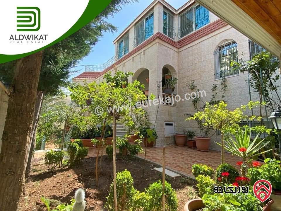 فيلا مساحة الارض 760م ومساحة البناء 800م ومساحة الحديقة 400م للبيع في عمان - الجبيهة خلف الجامعة الاردنية