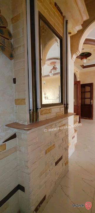 شقة طابق ثالث مساحة 200م للبيع في عمان - طبربور