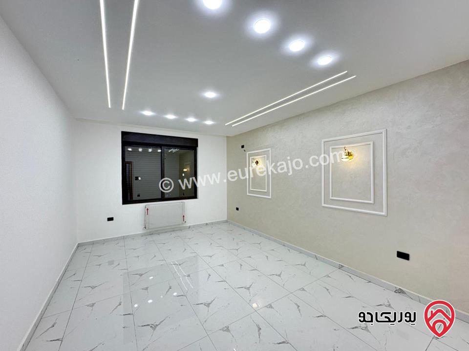 شقة طابق ثالث دوبلكس مساحة 212م مع تراس خارجي 40م للبيع في عمان - البنيات 