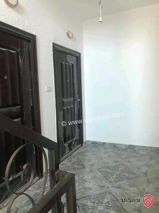 ثلاث شقق مساحة 130م طابق أول وتسوية للبيع في عمان - ماركا الشمالية 