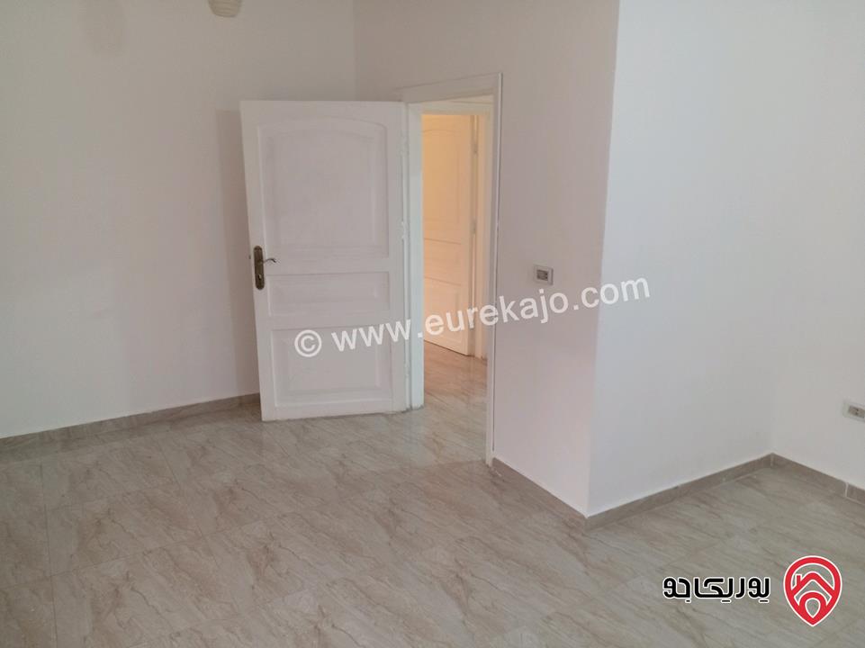 شقة طابقية مساحة 171م للبيع في عمان - تلاع العلي 