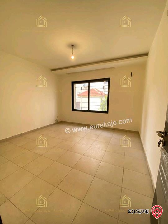 شقة جديدة لم تسكن طابق ارضي مساحة 200م مع ترس 40م للإيجار في عمان - خلدا 