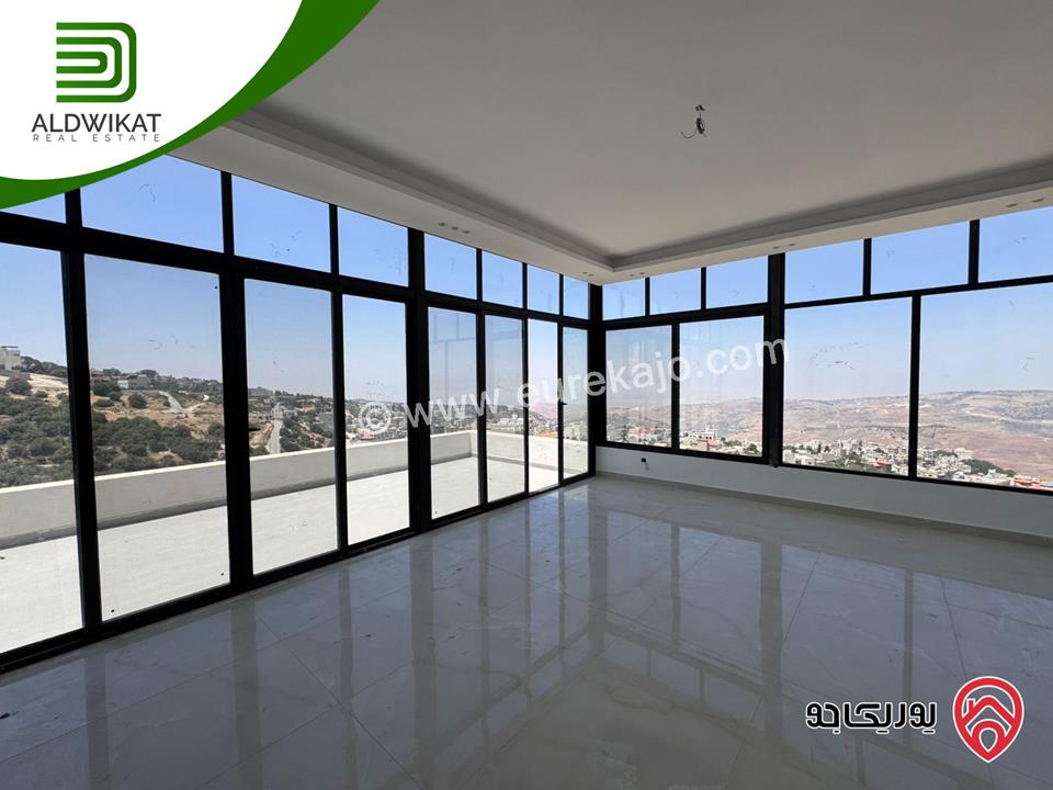 فيلا مستقلة للبيع بالقرب من دابوق / الهاشمية مساحة البناء 700م ومساحة الارض 555م ومساحة الحديقة 150م والترس 200م 