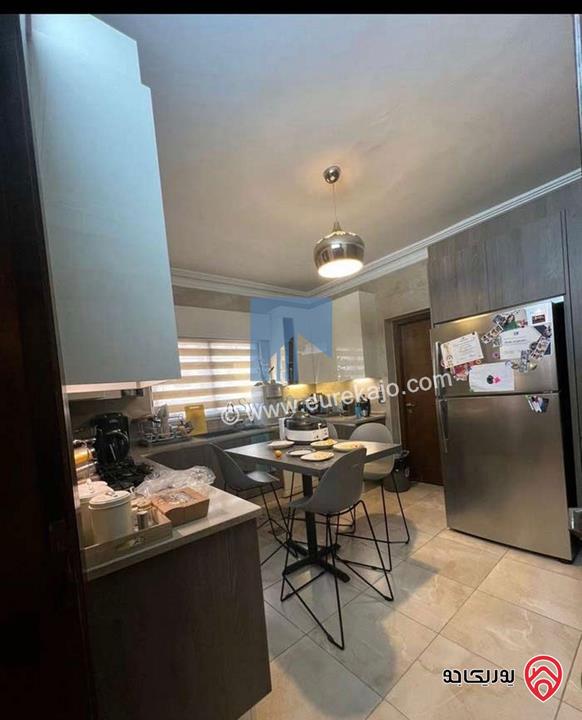 شقة أرضية فاخرة للبيع في عمان - الكرسي قرب المخابرات 180م مع ترسات 70م بسعر مغري