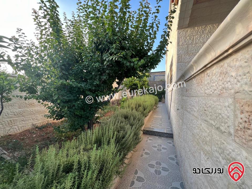 فيلا دوبلكس مساحة 550م على أرض 1030م للبيع في عمان - ضاحية الأمير علي طريق المطار 