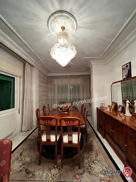  شقة مميزة طابق أول مساحة 189م للبيع في عمان - أم السماق