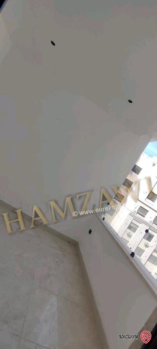 شقة فاخرة طابق رابع مساحة 145م للايجار في عمان - ربوة عبدون 