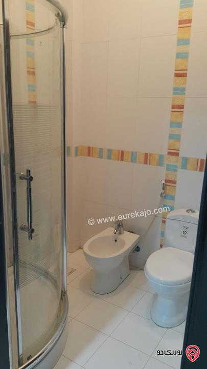 شقة طابق أرضي معلق مساحة 185م للبيع في عمان - الجاردنز