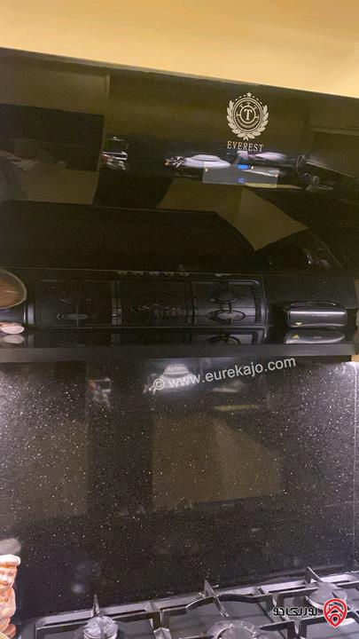 شقة مفروشة شبه أرضي مساحة 129م للبيع في عمان - خلدا