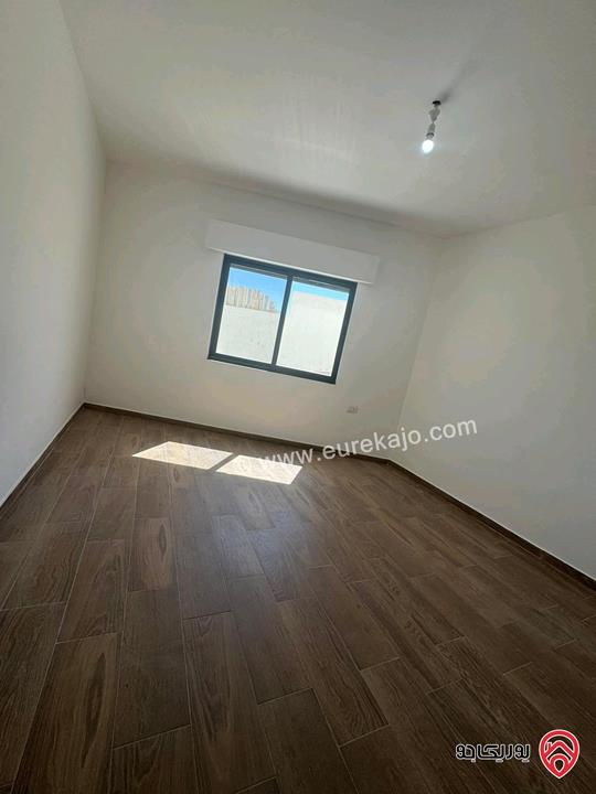 شقة ديلوكس طابق تسوية مساحة 180م داخلي و 40م خارجي للايجار في عمان - مرج الحمام 