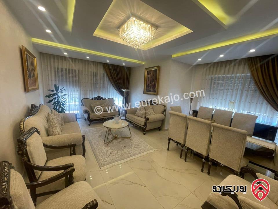 شقة طابق أخير مع روف مساحة 345م + ترس 60م للبيع في عمان - طريق المطار النخيل