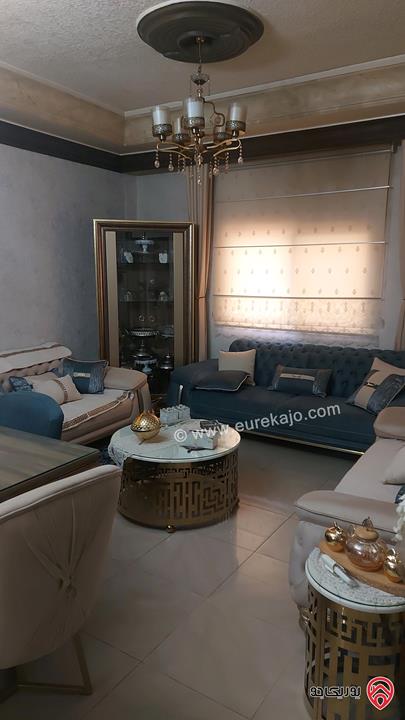 بناية سكنية مكونة من 3 طوابق تحتوي 4 شقق على ارض 456م للبيع في عمان - جبل النزهة