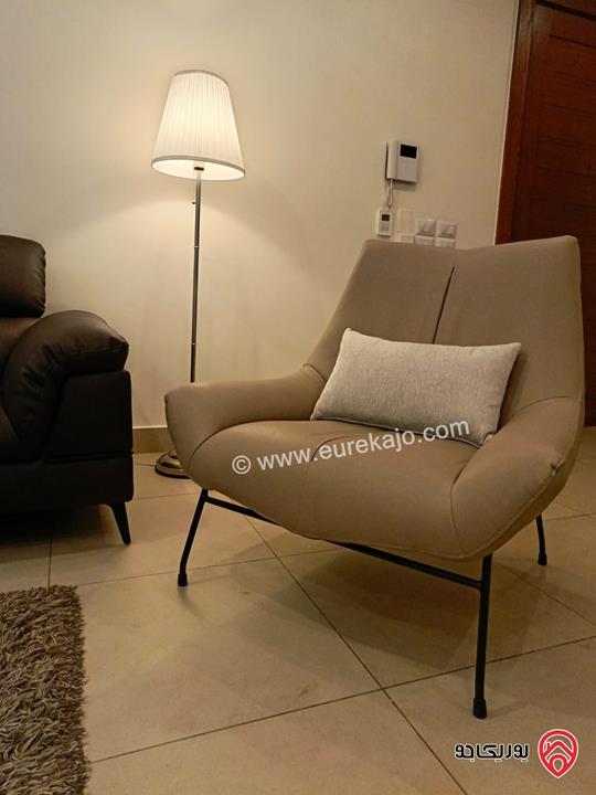 شقة مفروشة مساحة 102م داخلي و 70م خارجي للايجار في عمان - عبدون من المالك مباشرة