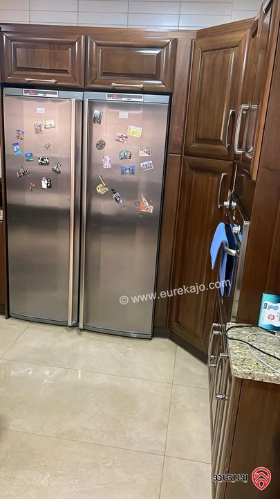 شقة ارضية طابقية مساحة 300م حديقة وتراسات 350م للبيع في عمان - أم أذينة