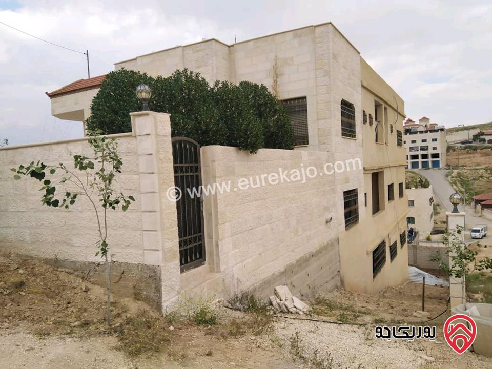 عماره مساحة 670م على أرض 755م للبيع في الزرقاء - ضاحية المدينة المنورة 