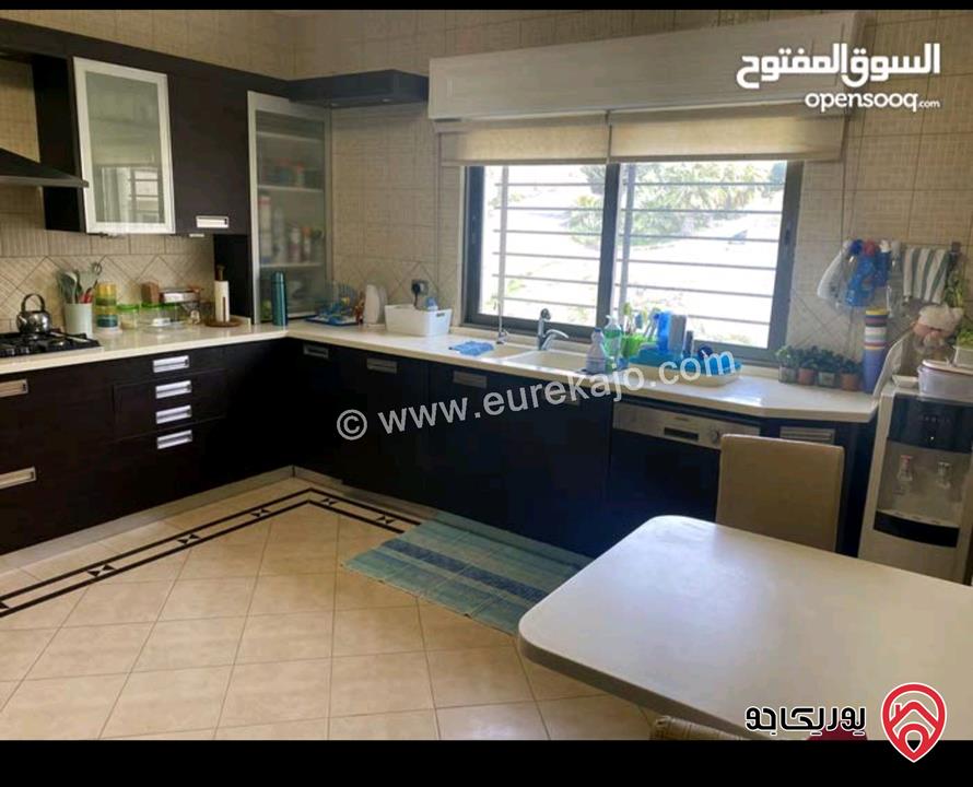 شقة طابق ثالث مع روف مساحة 235متر للبيع في عمان - ضاحية النخيل