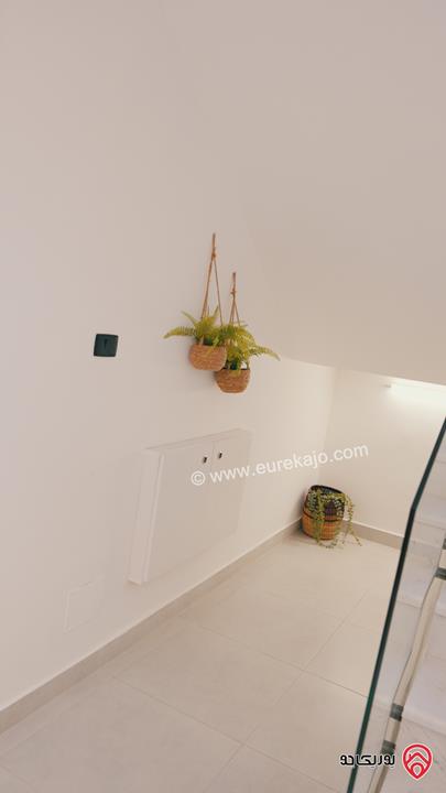 شقة طابق ثالث دوبلكس مساحة 207م للبيع في اربد - الراهبات الوردية