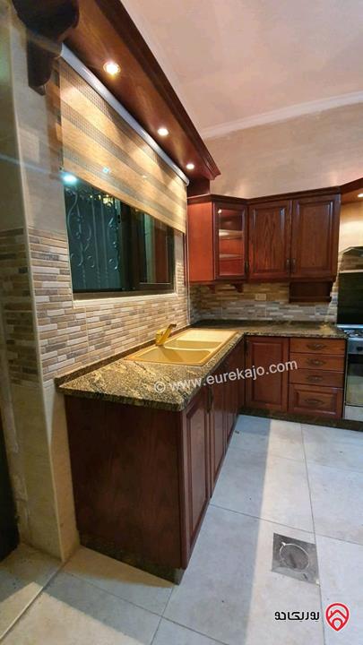 شقة شبه ارضية مساحة 190م داخلي و 200م خارجي فارغة للايجار في عمان - ضاحية النخيل