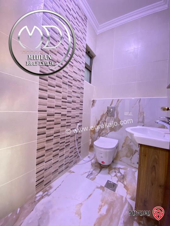 شقة فارغة للايجار في عمان - الرابية مساحة 200م طابق ثاني تشطيبات و ديكورات سوبر ديلوكس اطلالة جميلة