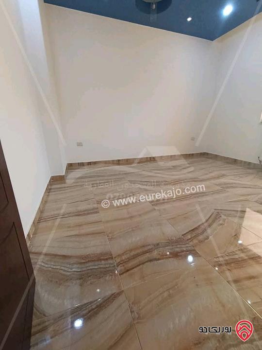 شقة فارغة أرضية مساحة 160م مع ترس 50م ومدخل خاص للايجار في عمان - ام السماق