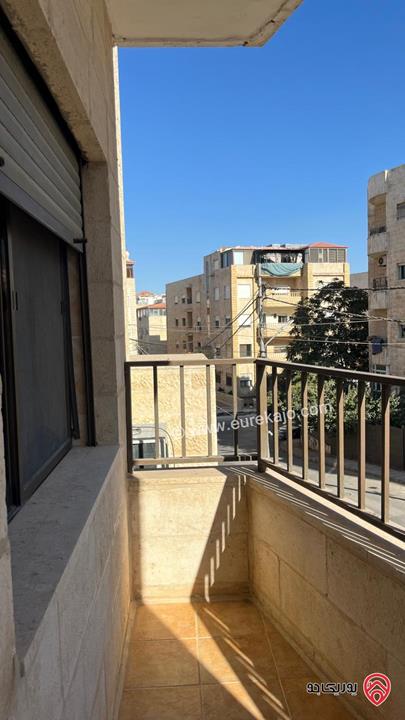 شقة طابق أول مساحة 100م للبيع في عمان - الجبيهة بالقرب من البوابة الشمالية للجامعة الأردنية