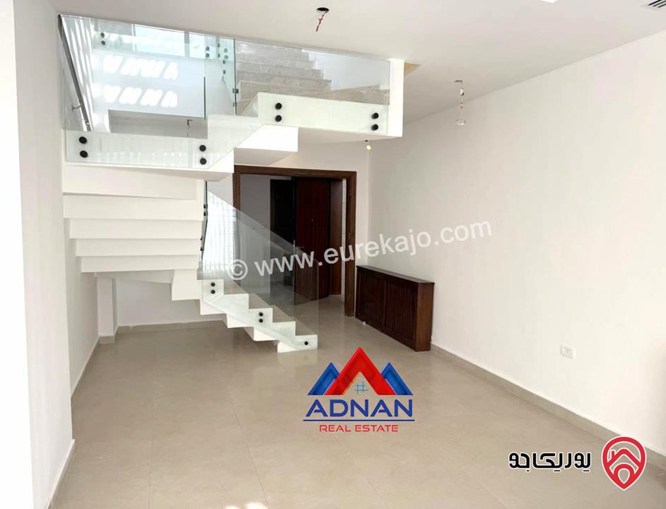 شقة دوبلكس (طابق اخير مع رووف) مساحة 250م للإيجار في عمان - ضاحية الامير راشد