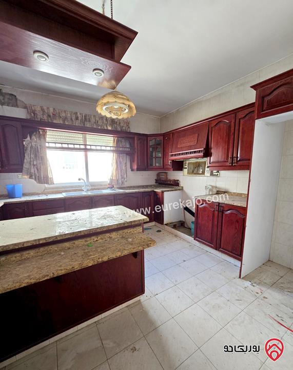 شقة طابق ثاني مساحة 120م للبيع في عمان - الرابية