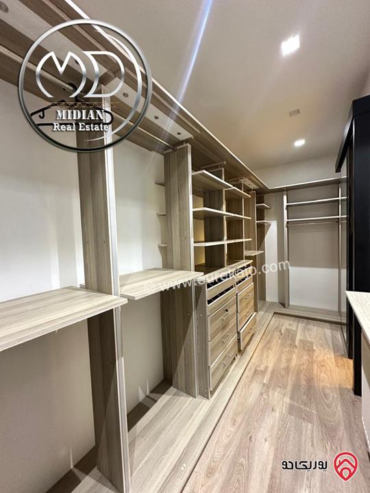 شقة مفروشة للايجار في عمان - ام السماق مساحة 300م طابق أول تشطيبات و ديكورات فندقية فرش فاخر اطلالة جميلة بسعر مميز