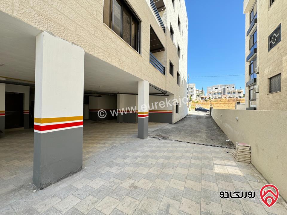 شقة طابق ثالث مساحة 160م ورف 40م وترس 150م للبيع في عمان - البنيات